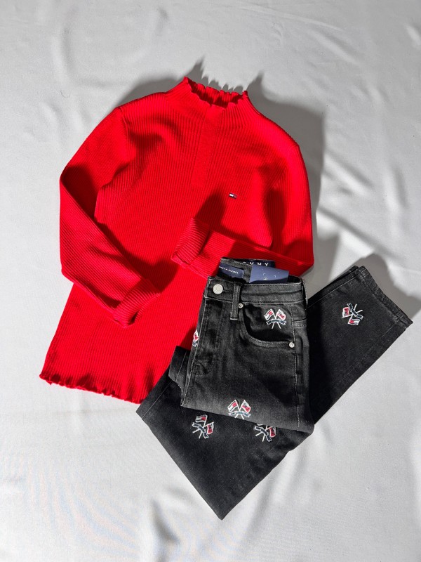 بلوة Tommy احمر